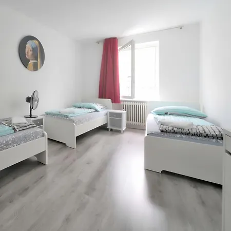 Schoenes Helles Zimmer Direkt In Frankfurt City Nr 301 Hotel