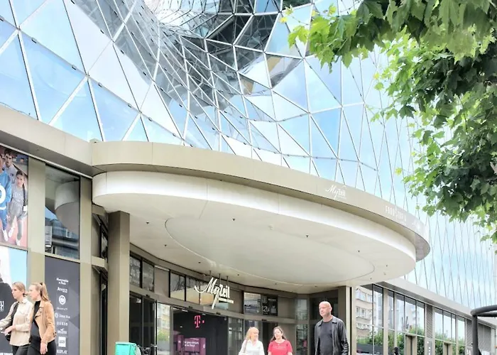 Schönes Helles Direkt In Frankfurt Nr 301 *